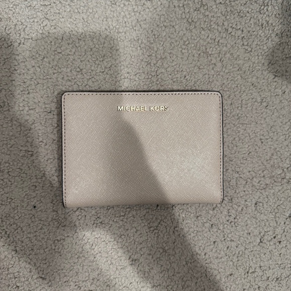 michael kors - Picture 1 of 2